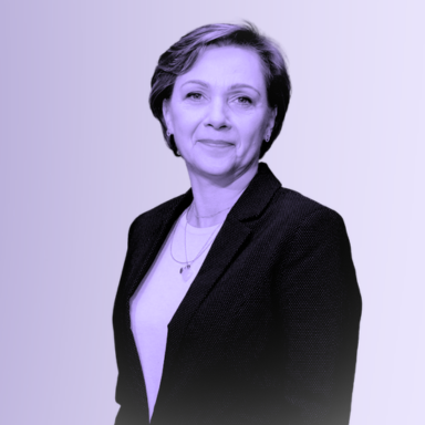 Prezeska zarządu i CEO Fundacji Think!; magister zarządzania i marketingu, MBA Thames Valley University, akredytowany coach i mentor EMCC i Reiss Motivation Profile Master Coach, trenerka i wykładowczyni. Doświadczony manager z ponad 20. letnim doświadczeniem w zarządzaniu zespołami i projektami, realizatorka i koordynatorka projektów społecznych oraz biznesowych dla sektora usług konsultingowych, finansowych, ubezpieczeniowych, technologicznych.