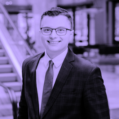 Starszy spec. ds. projektów edukacyjnych w Fundacji Giełdy Papierów Wartościowych. Związany z edukacją ekonomiczną i promocją rynku kapitałowego wśród inwestorów oraz osób stawiających pierwsze kroki w świecie finansów. Zaangażowany w projekty edukacyjne Fundacji GPW np. Szkoła Giełdowa, Index Investment Challenge oraz cykl konferencji „Inwestowanie na GPW – spotkanie z ekspertami w Twoim mieście”.