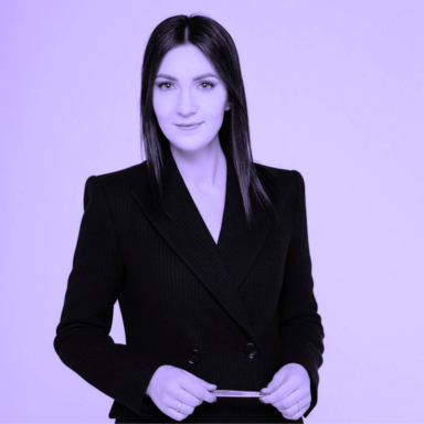 W samorządzie odpowiada za obszar rozwoju przedsiębiorczości, w tym za działania Wydziału Działalności Gospodarczej i Bielańskiego Integratora Przedsiębiorczych – miejsca, które od 2019 roku wspiera osoby rozwijające własne pomysły biznesowe i zawodowe. Bliskie są jej inicjatywy wspierające kobiety w budowaniu niezależności zawodowej i finansowej oraz tworzenie warunków do rozwoju lokalnych przedsięwzięć.