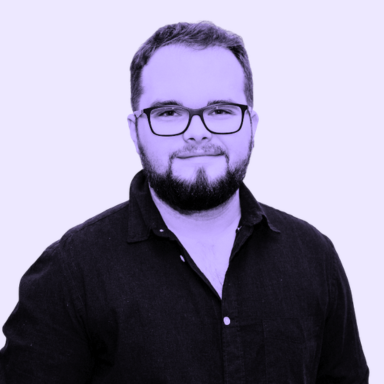 Bloger finansowy, współautor książki „Śladami Warrena Buffetta”, autor podcastu Nic Za Darmo i giełdowego kanału Doradca.tv. Promotor edukacji ekonomicznej, prezes Fundacji na rzecz Edukacji Ekonomicznej Polaków oraz wiceprezes Wydawnictwa RN. Z rynkiem finansowym związany od 15 lat, prelegent licznych konferencji, wyróżniony nagrodami bloga roku Men’s Health, podcastu roku BestStreamAwards oraz laureat finansowej kampanii edukacyjnej Invest Cuffs.